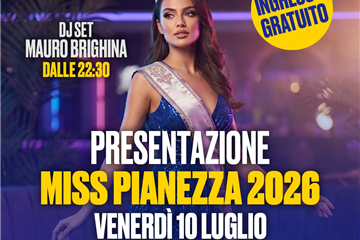 Locandina dell'evento Pianezza Viva Summer Night con una modella in abito da sera blu e corona.