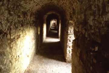 Interno Galleria Antico Castello ("Foto Mario")